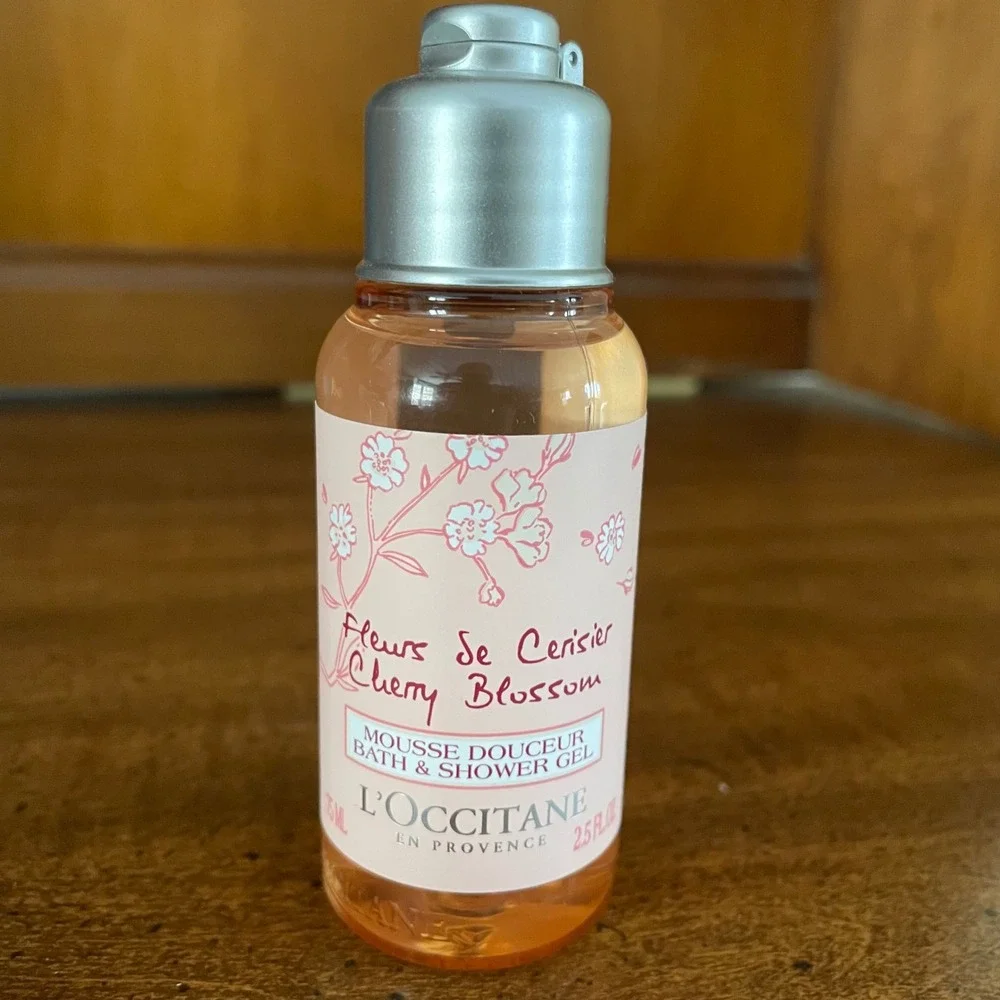 NEW L'Occitane Cherry Blossom‎ Hand Cream 2.6 oz and Shower Gel 2.5 oz Set